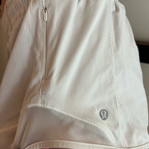 White Lululemon hottie hot shorts 2.5” - Picture 3 of 3